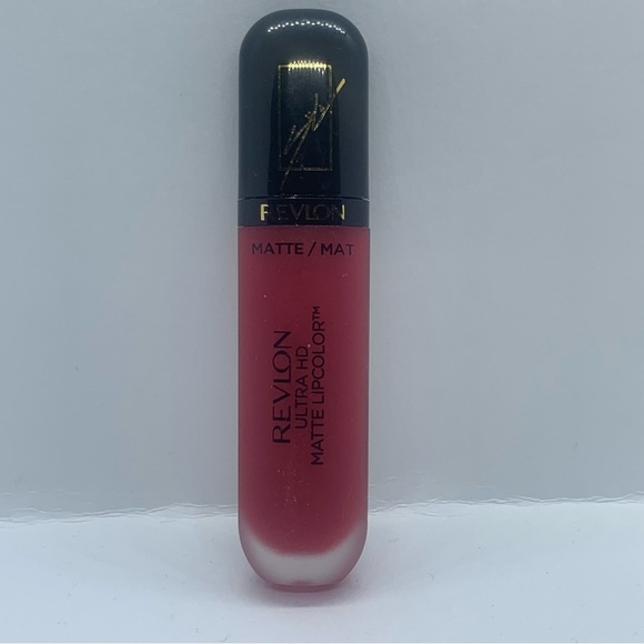 REVLON X Sofia Carson Ultra HD Matte Lipcolor Moisturizing Lip 680 The Sofia Red - Picture 2 of 5
